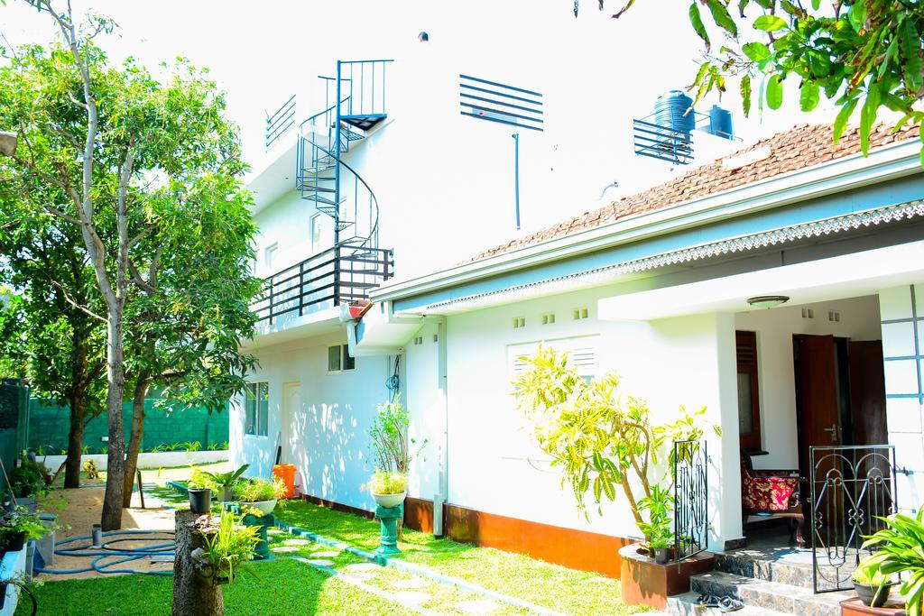 Mama Beach Villa Негомбо Экстерьер фото