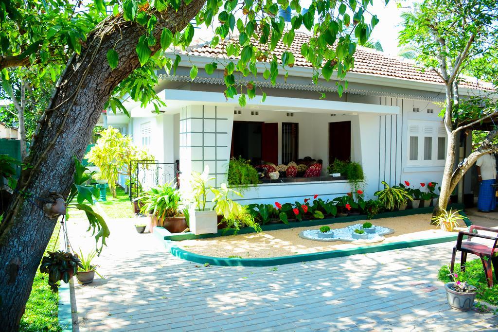 Mama Beach Villa Негомбо Экстерьер фото